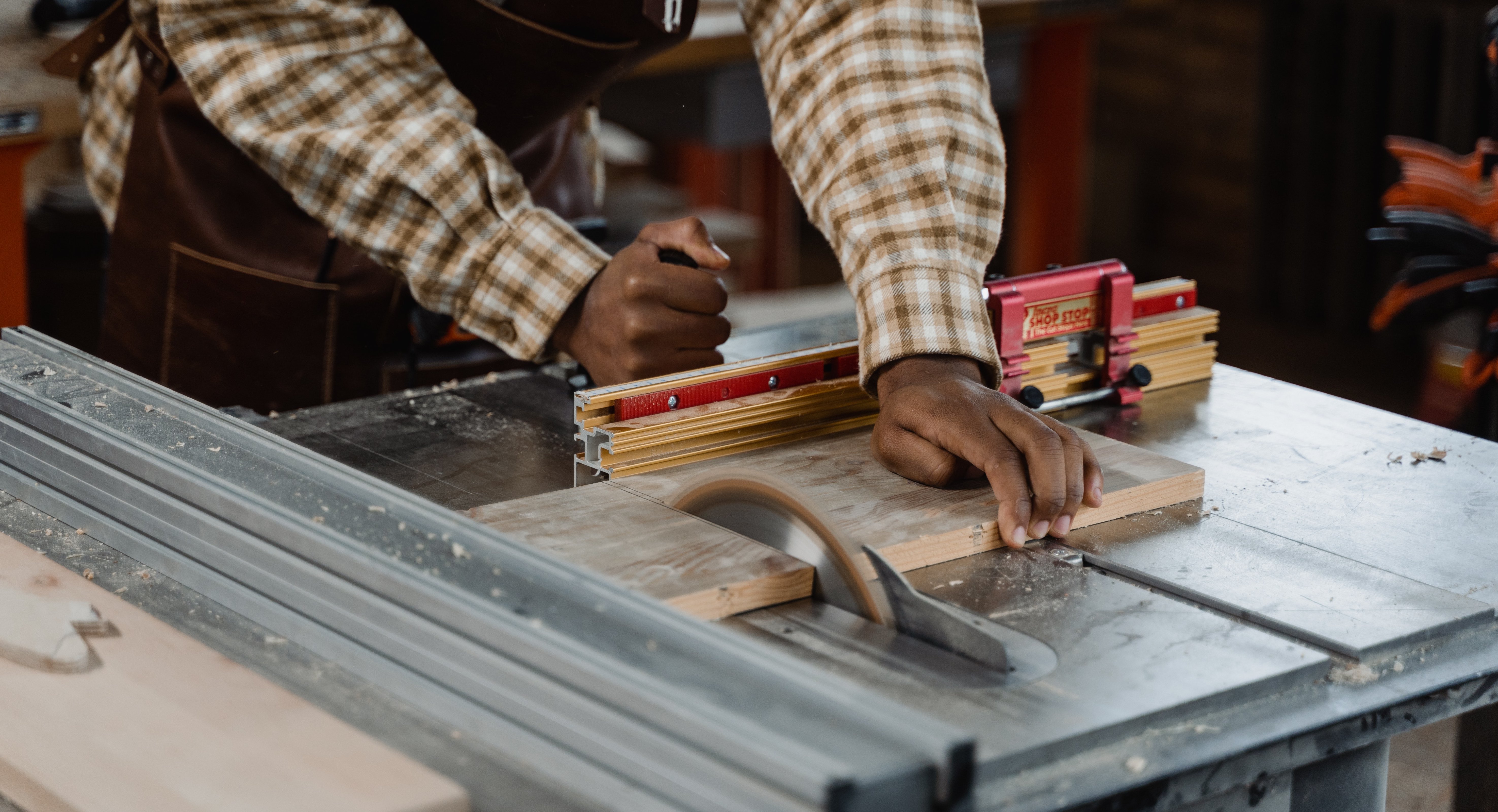 PARIS réunions consommateur Artisans menuisier, couvreurs, professionnels de fenêtres qui sont décisionaires dans leur métier