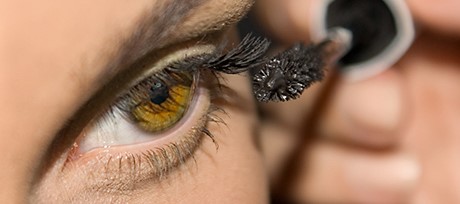 Test cosmétique sur le maquillage dédommagé Test cosmétique sur le maquillage dédommagé