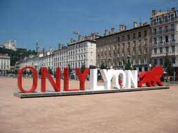 LYON - Berline et Crossover compacte- 7, 8, 9 et 10 Mai LYON - Berline et Crossover compacte- 7, 8, 9 et 10 Mai
